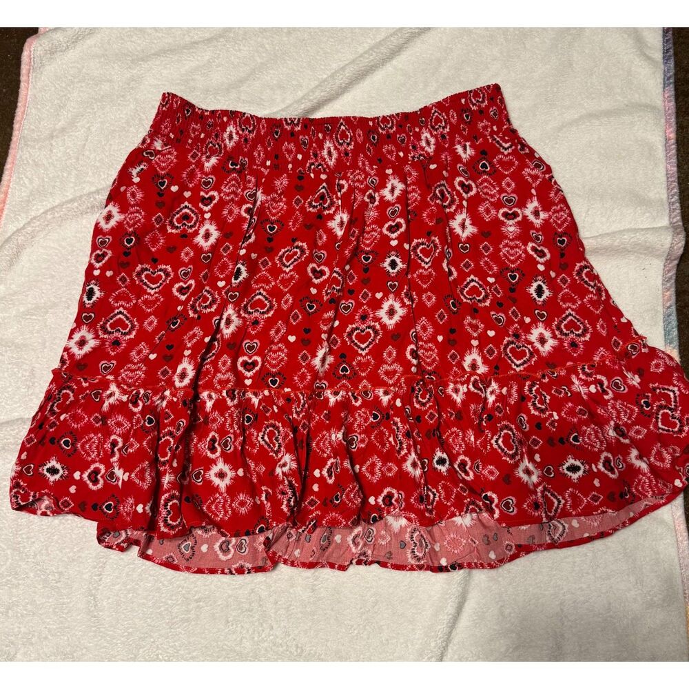 Torrid NWT Heart Print Mini Skirt Size 3X 22/24 Smocked Tiered Ruffle Red